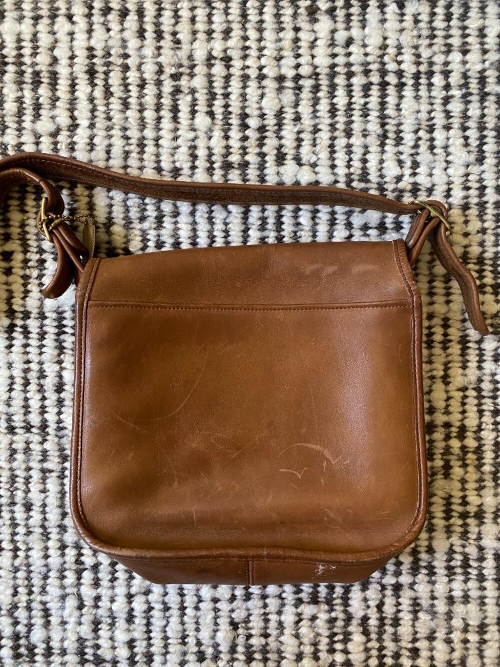 Vintage COACH #9170 NYC Classic Leather Shoulder Bag - Picture 9 of 11